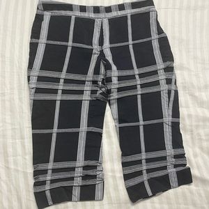 Burberry short size 4